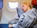 Ngủ trên máy bay coi chừng... bị điếc Ngủ trên máy bay coi chừng... bị điếc