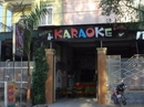 Ép nữ sinh lớp 11 đang đi học vào quán karaoke giở trò đồi bại Ép nữ sinh lớp 11 đang đi học vào quán karaoke giở trò đồi bại