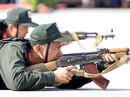 "Săn cá mập" giữa đại dương ngày giáp Tết "Săn cá mập" giữa đại dương ngày giáp Tết