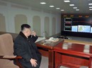 Ông Kim Jong-un bất ngờ xuất hiện và mở lời về kế hoạch đánh Guam Ông Kim Jong-un bất ngờ xuất hiện và mở lời về kế hoạch đánh Guam