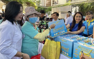 "Phiên chợ Tết 0 đồng" đến với bệnh nhân khó khăn Khánh Hòa