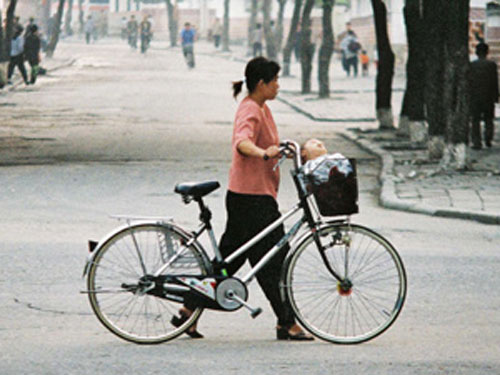 Phụ nữ giới Hà Lan và thói quen thuộc lên đường xe đạp điện ở Mỹ phần 1  Xe giẫm Nghĩa Hải