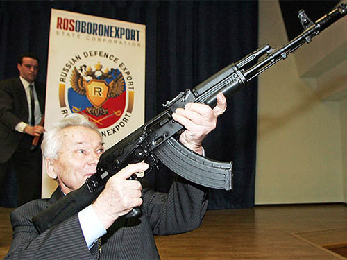 Huyền thoại Mikhail Kalashnikov 			   Ảnh: VZGLYAD