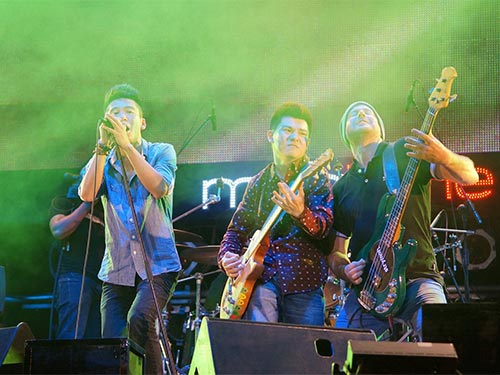 Nhóm Ngũ Cung trình diễn trong đêm rockstorm tại TP HCM Ảnh: Trần Trọng Sơn