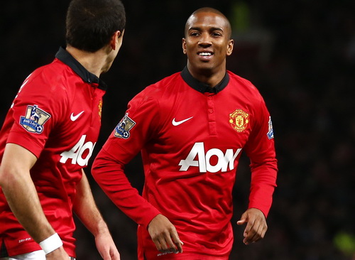 Ashley Young thi đấu tích cực và hiệu quả trở lại