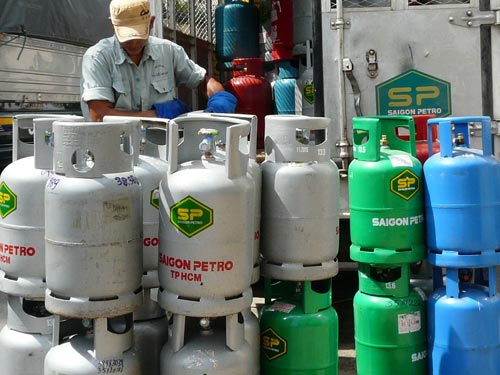 
	Giá gas có thể giảm 46.000 đồng/bình 12kg trong vài ngày tới. Ảnh minh họa: NGỌC ÁNH