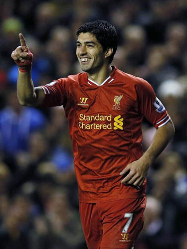 Suarez tiếp tục bùng nổ trong màu áo Liverpool    Ảnh: Daily Mail