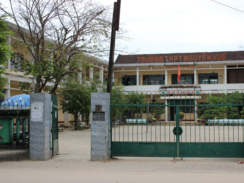 Trường THPT Nguyễn huệ nơi xảy ra vụ lùm xùm