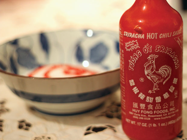 Tương ớt Sriracha Con Gà sản xuất tại Mỹ. Ảnh: TL