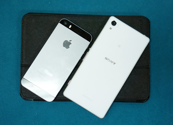 Dù ế ẩm, smartphone cao cấp vẫn liên tiếp về Việt Nam