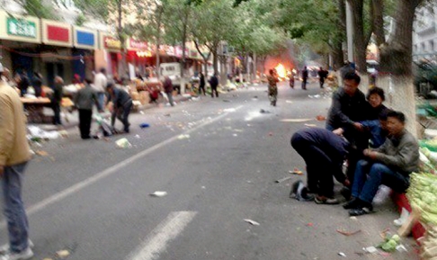Hiện trường khu chợ gần vụ nổ. Ảnh: Weibo