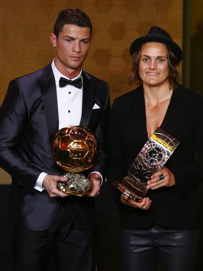 Ronaldo và Nadia Angerer, hai cầu thủ hay nhất năm