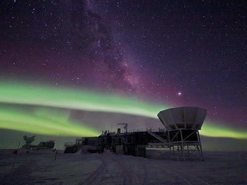 Quần thể các đài thiên văn vi ba tại Nam Cực. (Ảnh do TS Nguyễn Trọng Hiền cung cấp)