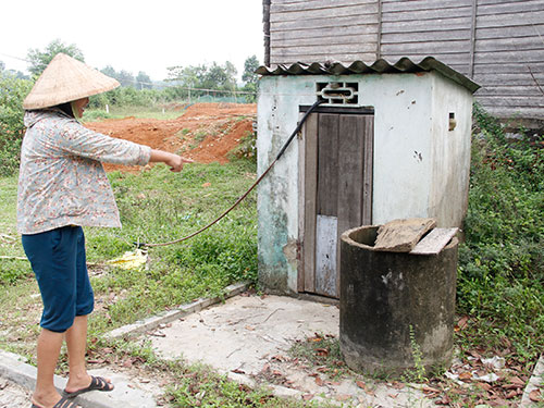 Giếng nước của một gia đình ở xã Hương Long, huyện Hương Khê, tỉnh Hà Tĩnh bỏ hoang nhiều năm nay do nhiễm xăng