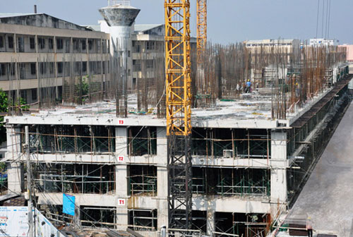 Dự án 8X PLUS gồm 2 tầng hầm, 2 tầng căn hộ thương mại và 17 tầng căn hộ nằm trên đường Trường Chinh, quận 12, TP HCM được Hưng Thịnh Corp mua lại từ việc ngân hàng phát mãi