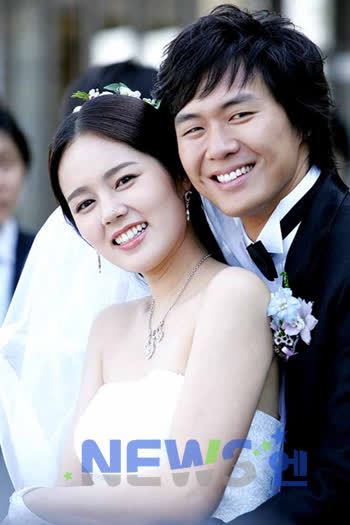 Vợ chồng Han Ga In hân hoan chờ đón con đầu lòng