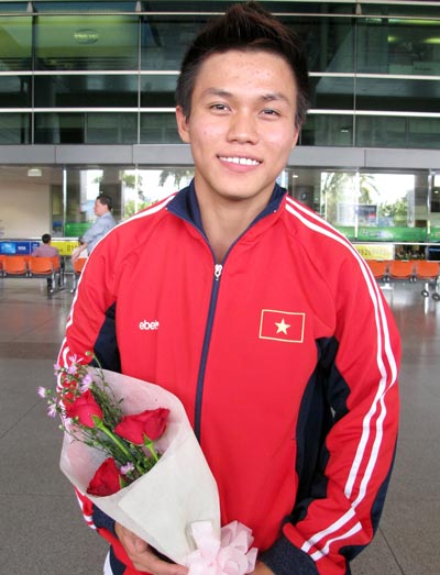 Nguyễn Trần Anh Tuấn, niềm hy vọng của đo&agrave;n Việt Nam 
ở hạng c&acirc;n cử tạ 56 kg nam Ảnh: Đ&Agrave;O T&Ugrave;NG