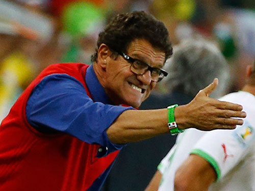 HLV Capello trong trận Nga hòa Algeria 1-1 Ảnh: REUTERS