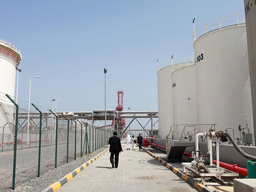 Các bồn chứa dầu ở cảng Fujairah, Các Tiểu Vương quốc Ả Rập Thống nhất Ảnh: BLOOMBERG