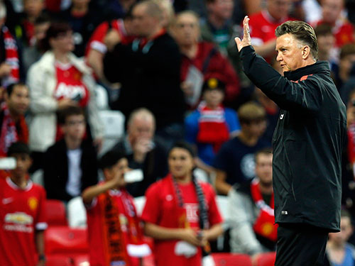 Với HLV Van Gaal, chiến thắng trước Swansea vào tối 16-8 quan trọng hơn chức vô địch giải giao hữu Champions Cup  
Ảnh: REUTERS