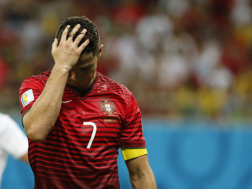 Ronaldo thất vọng khi Bồ Đào Nha vất vả hòa Mỹ  Ảnh: REUTERS