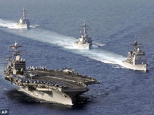 Tàu chiến Mỹ ở biển Đông Ảnh: AP
