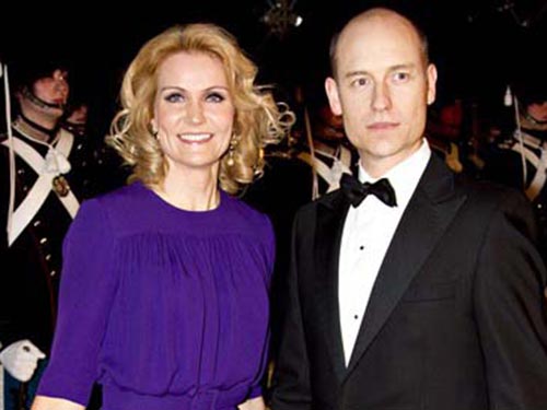 “Hoàng tử đỏ” Stephen Kinnock và vợ là Thủ tướng Đan Mạch Helle Thorning-Schmidt Ảnh: AP