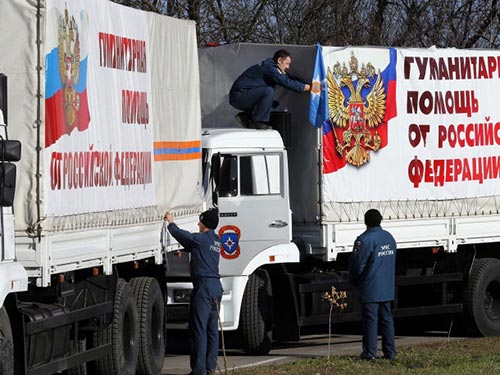 Ukraine kêu gọi Nga ngừng khiêu khích bằng các đoàn xe  cứu trợ vì cho rằng đó là cách Nga tiếp tế cho phe ly khai   Ảnh: ITAR-TASS