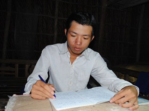Sau 1 năm bị bắt giam oan, việc học của Phạm Chí Nguyễn mất căn bản trầm trọng