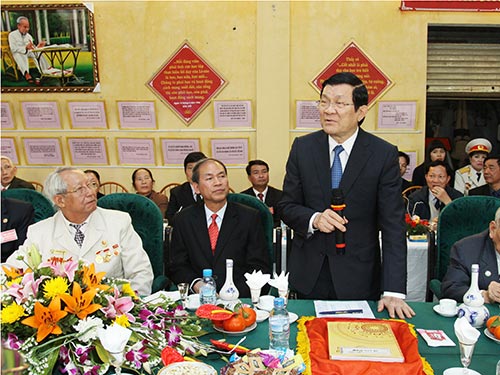 Chủ tịch nước Trương Tấn Sang thăm Bảo tàng Chiến sĩ cách mạng bị địch bắt tù đày Ảnh: TTXVN