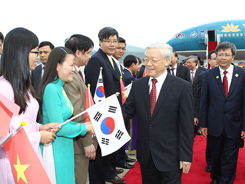 Tổng Bí thư Nguyễn Phú Trọng được đón tiếp long trọng tại sân bay quân sự Seongnam, thủ đô Seoul - Hàn QuốcẢnh: TTXVN