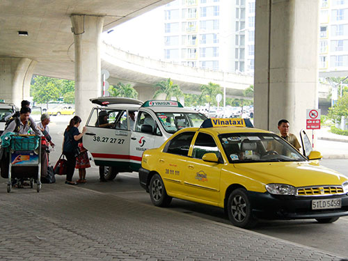 Nhiều hãng taxi lớn đã hoặc đang có phương án giảm cước Ảnh: HOÀNG TRIỀU