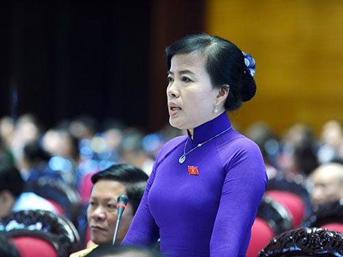 Đại biểu Nguyễn Thị Kim Thúy (Đà Nẵng) yêu cầu làm rõ về tài sản của Phó Tổng Thanh tra Chính phủ  Ảnh: LONG THẮNG