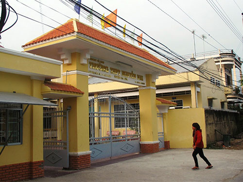 Trường THPT Nguyễn Mai - nơi có nhiều học sinh bị lôi kéo vào vụ án dùng vàng giả đổi tiền thật