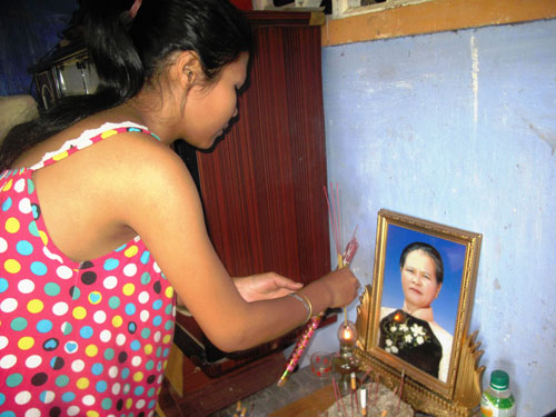 Bà La Lan Thị Dơn tìm đến cái chết bất thường gây lo lắng cho gia đình và hàng xóm