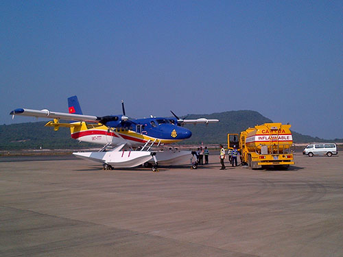 Thủy phi cơ DHC6 có mặt tại sân bay Phú Quốc để tham gia tìm kiếm Ảnh: Quý Lâm