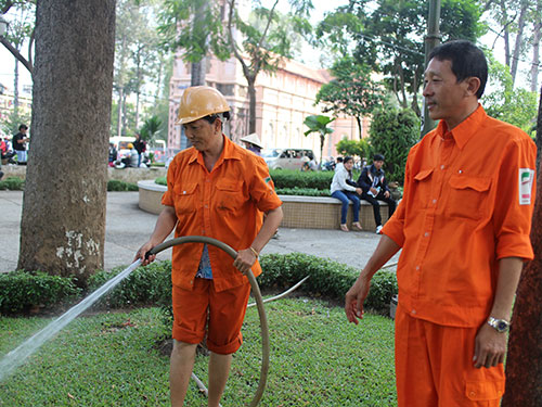 Gần gũi, hòa đồng là phong cách của anh Nguyễn Văn Hùng, Tổ trưởng Tổ Hùng Vương Công ty TNHH 
Dịch vụ công ích quận 5, TP HCM