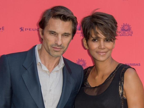 Thời trẻ, Julia từng cho rằng mình đẹp hơn Halle Berry (ảnh)