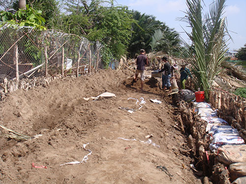 Tháng 9-2014, UBND phường làm “chủ đầu tư” lấp rạch