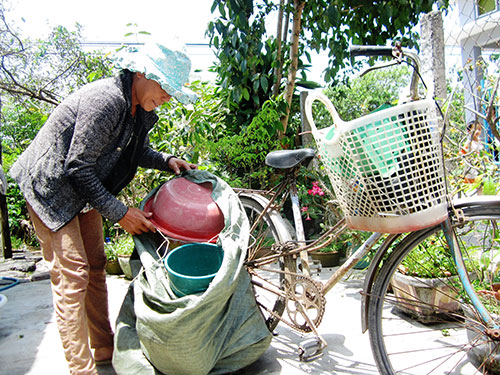 Thành quả sau 1 ngày thu nhặt phế liệu của bà Đinh Thị ĐầmẢnh: HỒNG ÁNH