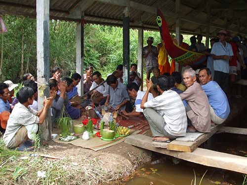 Lễ cúng hạ thủy ghe ngo