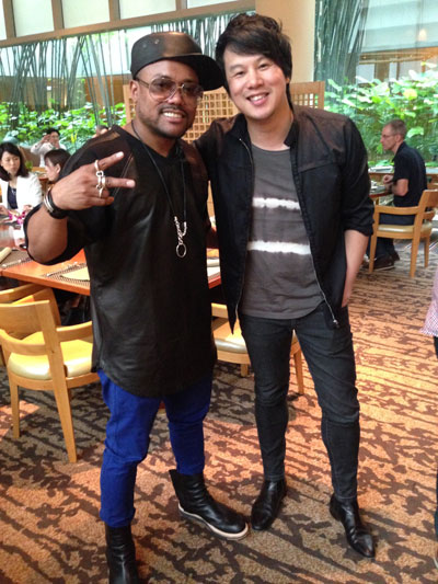 Ca sĩ Apl de Ap và ca sĩ - nhạc sĩ Thanh Bùi. (Ảnh do nghệ sĩ cung cấp) Ca sĩ Apl de Ap và ca sĩ - nhạc sĩ Thanh Bùi. (Ảnh do nghệ sĩ cung cấp)