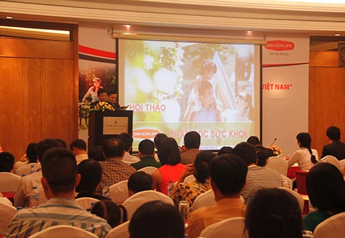 Ông Kenji Yamakoshi - Phó Tổng Giám đốc Dai-ichi Life Việt Nam - phát biểu tại hội thảo “Sống vui cùng Dai-ichi Life Việt Nam”