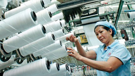 Khi tham gia TPP, ngành dệt may cần đầu tư công nghệ dệt vải để chủ động nguồn nguyên liệu. Ảnh: INTERNET