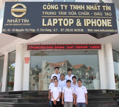 Học viên Trung tâm Đào tạo - Sửa chữa Laptop & iPhone Nhất Tín