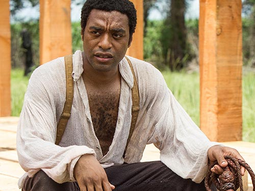 Chiwetel Ejiofor trong một cảnh phim 12 Years A Slave Nguồn: FOX SEARCHLIGHT PICTURES