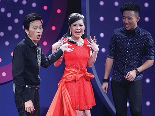 Hoài Linh, Việt Hương và MC Trấn Thành Ảnh: ĐÔNG TÂY Hoài Linh, Việt Hương và MC Trấn Thành Ảnh: ĐÔNG TÂY