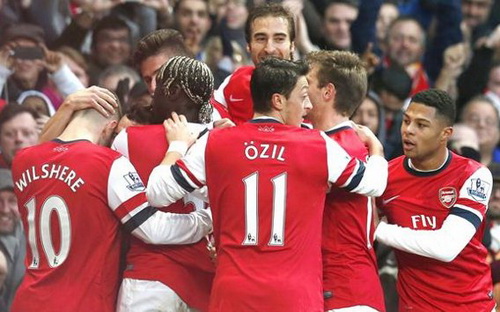 Niềm vui của Arsenal tiếp tục giữ ngôi đầu