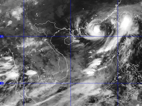 Ảnh chụp mây vệ tinh bão số 1 lúc 10 giờ ngày 15-6 - Nguồn: Trung tâm dự báo khí tượng thủy văn Trung ương