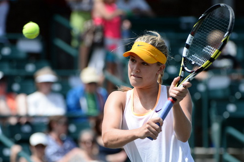 Eugenie Bouchard đi tiếp vào vòng ba